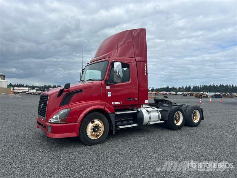 Volvo VNL300 6x4 T/A Day Cab Truck Tractor Trekkers