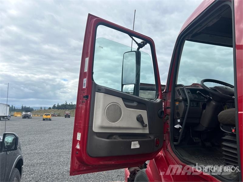 Volvo VNL300 6x4 T/A Day Cab Truck Tractor Trekkers