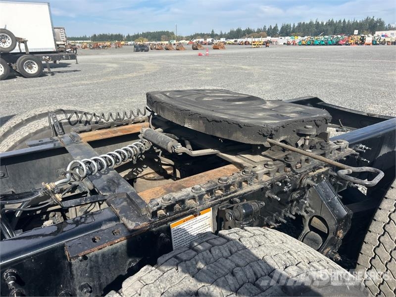 Volvo VNL300 6x4 T/A Day Cab Truck Tractor Ciągniki siodłowe