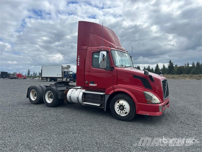 Volvo VNL300 6x4 T/A Day Cab Truck Tractor Trekkers