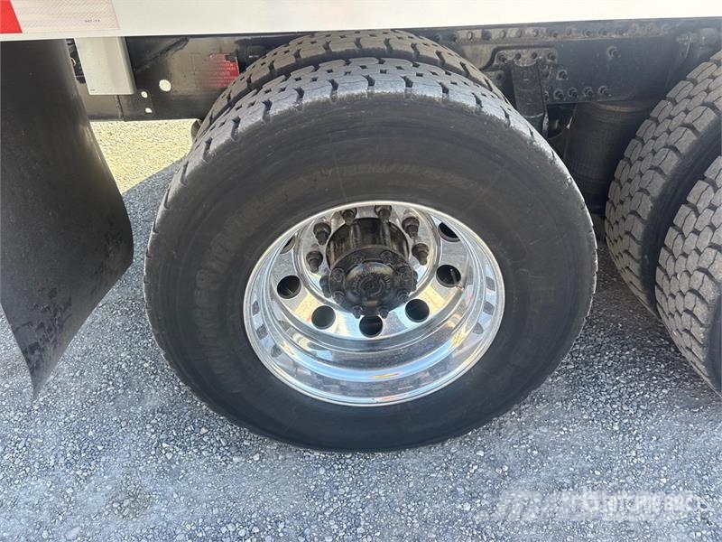 Volvo VNL300 6x4 Water Truck Цистерни за вода
