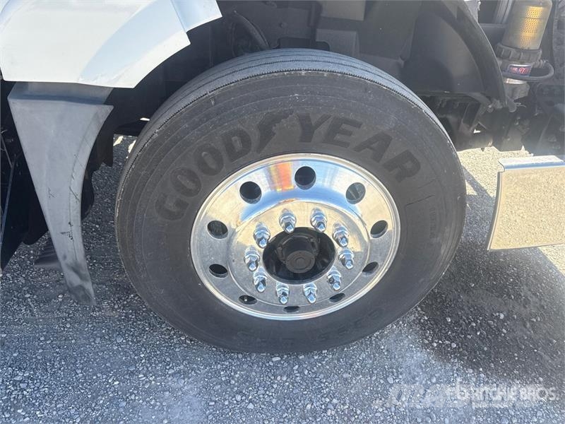 Volvo VNL300 6x4 Water Truck Цистерни за вода