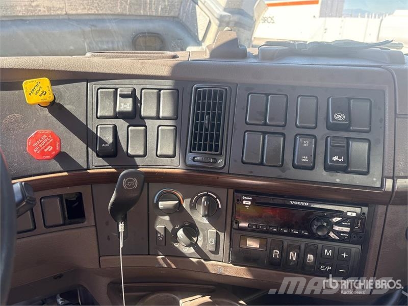 Volvo VNL300 6x4 Water Truck Цистерни за вода