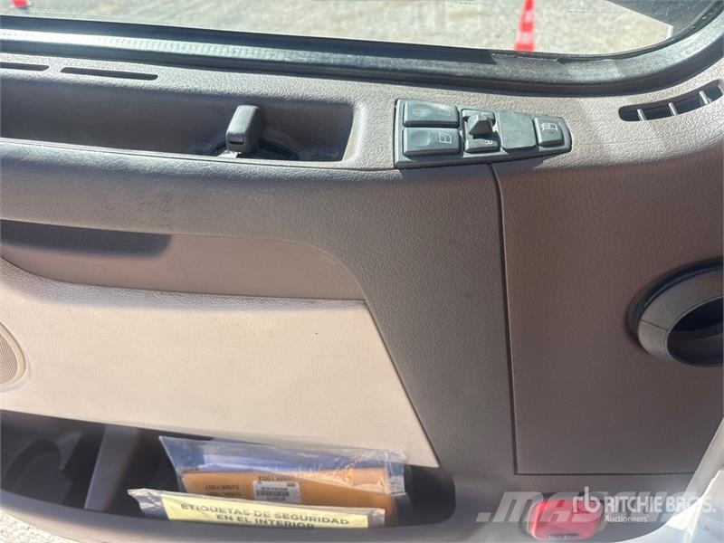 Volvo VNL300 6x4 Water Truck Цистерни за вода