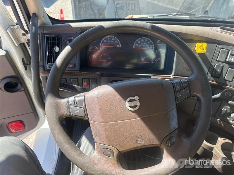Volvo VNL300 6x4 Water Truck Цистерни за вода