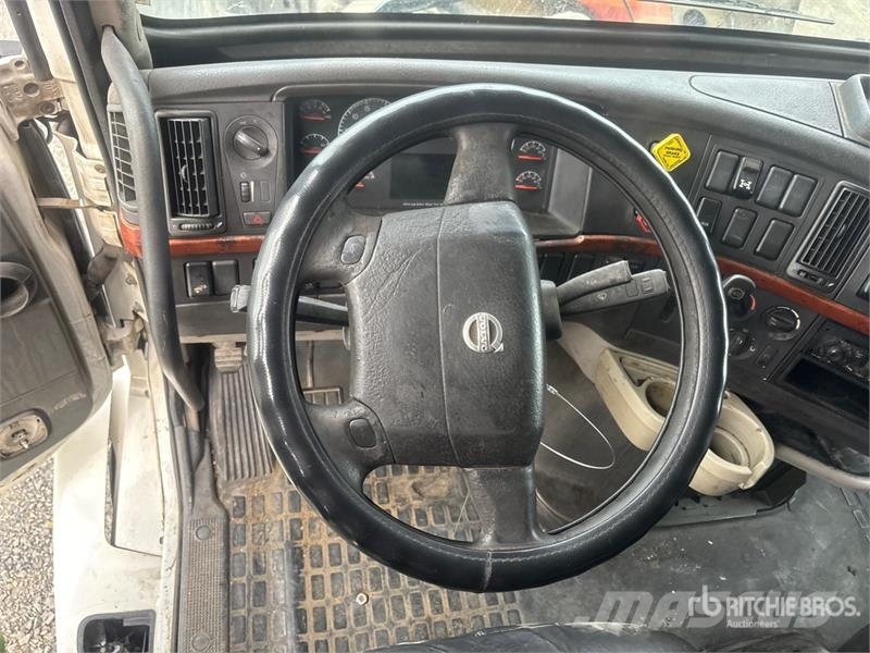 Volvo VNL630 Tracteur routier