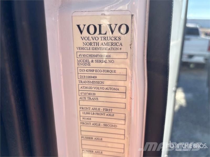 Volvo VNL64T-300 6x4 T/A Day Cab Truck Tractor Trekkers