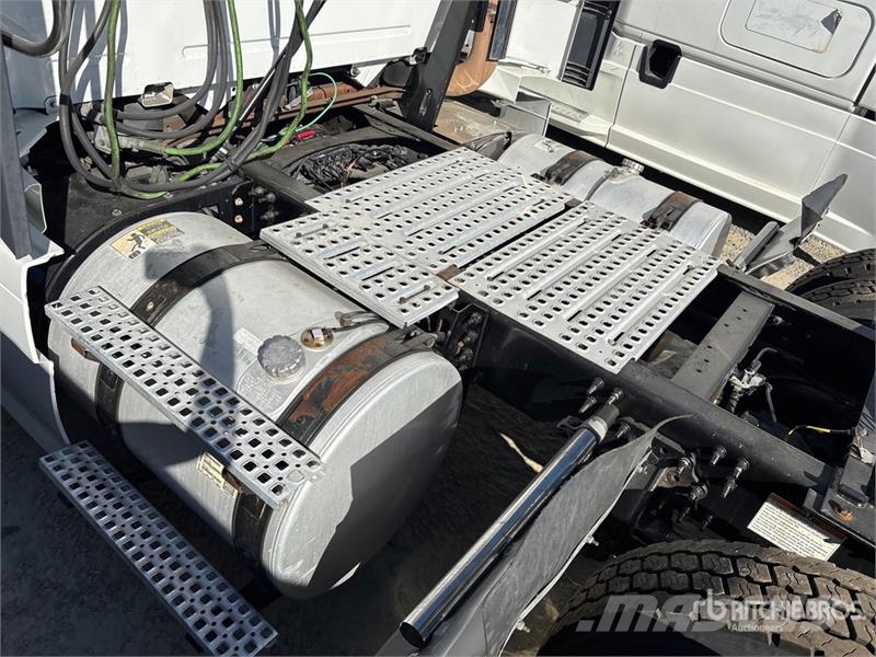 Volvo VNL64T-300 6x4 T/A Day Cab Truck Tractor Trekkers