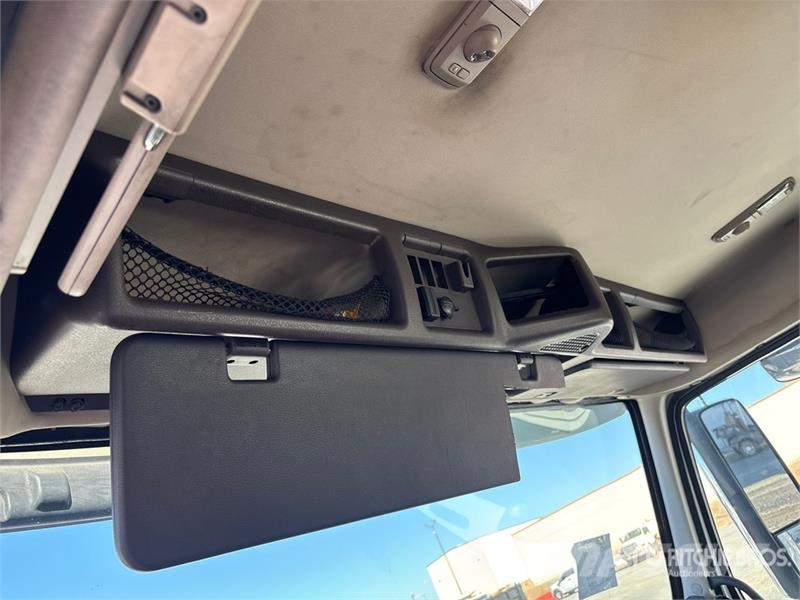 Volvo VNL64T-300 6x4 T/A Day Cab Truck Tractor Trekkers