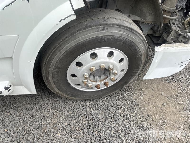 Volvo VNL670 牵引车
