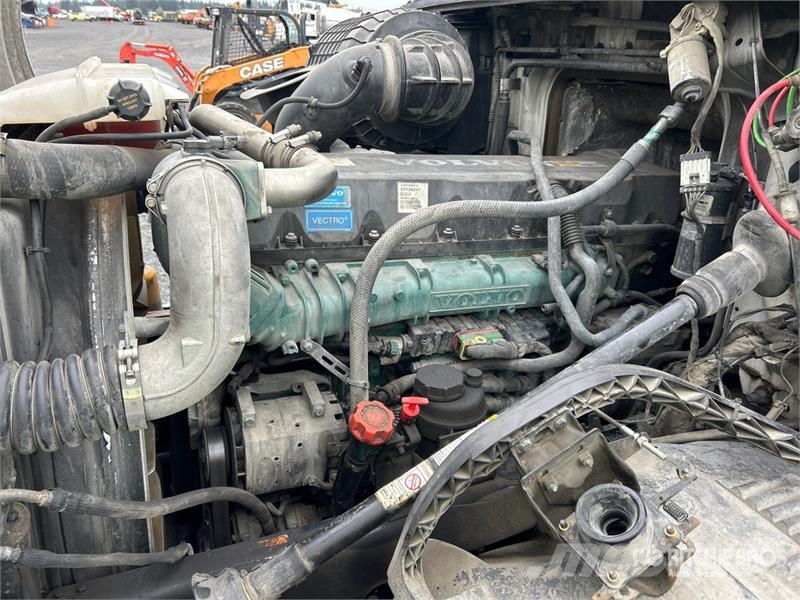 Volvo VNL670 وحدات الجر