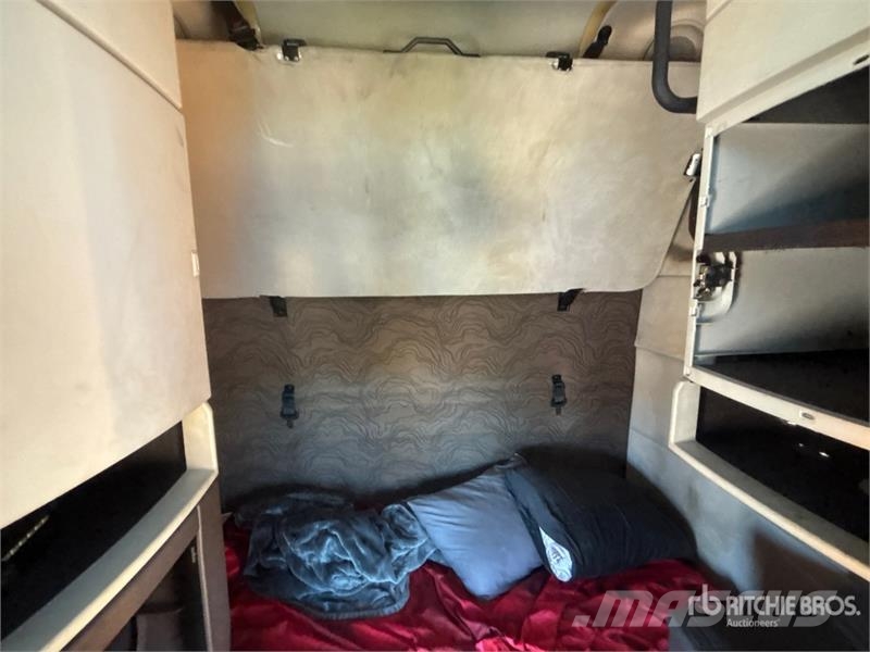 Volvo VNL670 牵引车