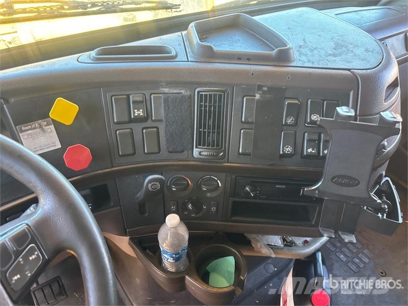 Volvo VNL670 牵引车
