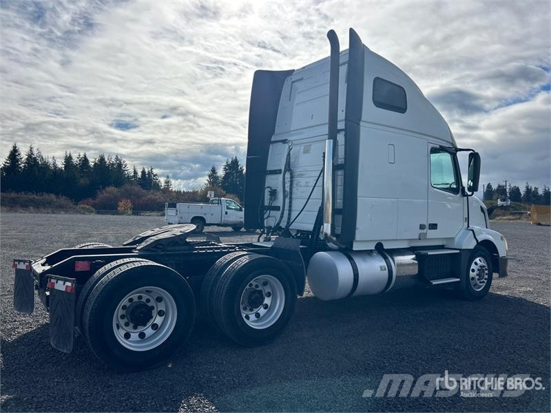 Volvo VNL670 Vilcēji