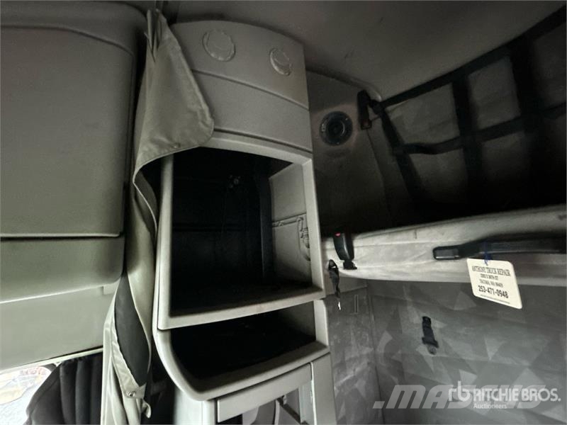 Volvo VNL670 وحدات الجر