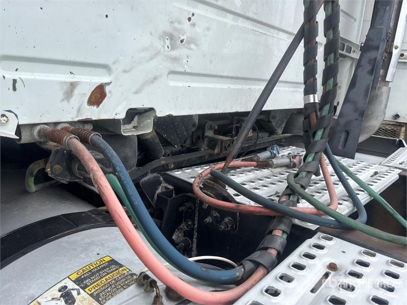Volvo VNL670 牵引车