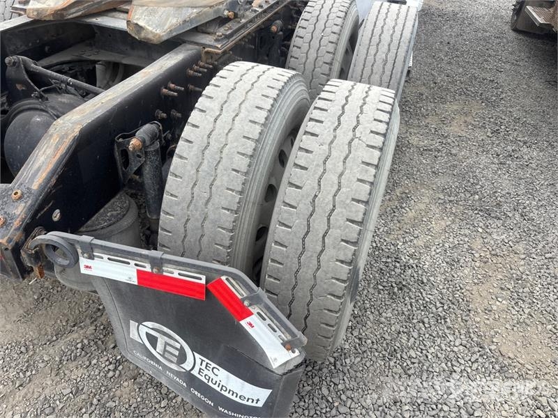 Volvo VNL670 牵引车