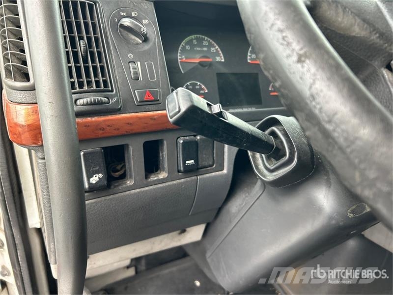 Volvo VNL670 وحدات الجر