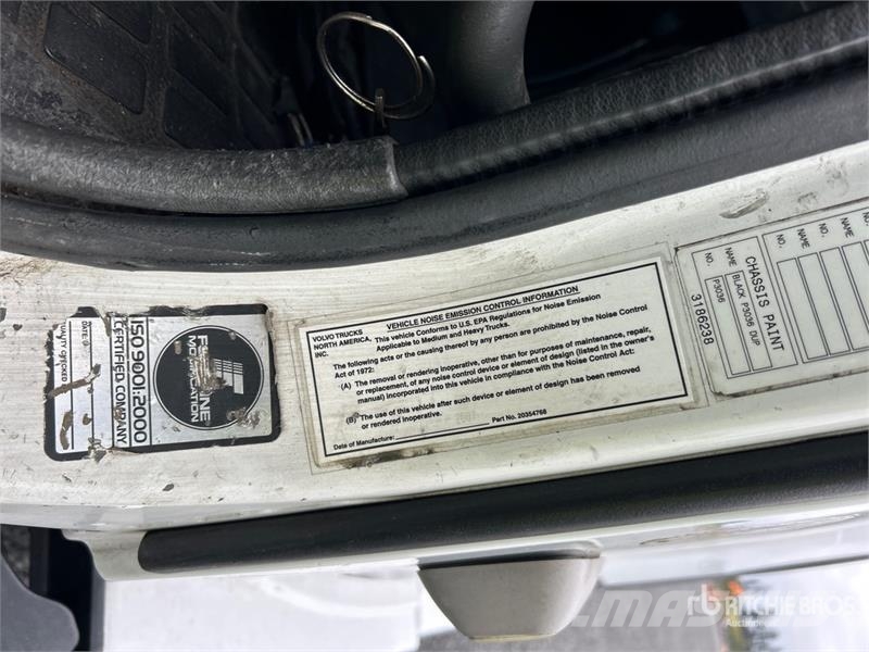 Volvo VNL670 وحدات الجر