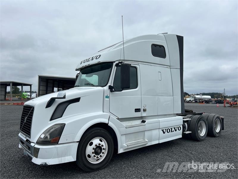 Volvo VNL670 وحدات الجر