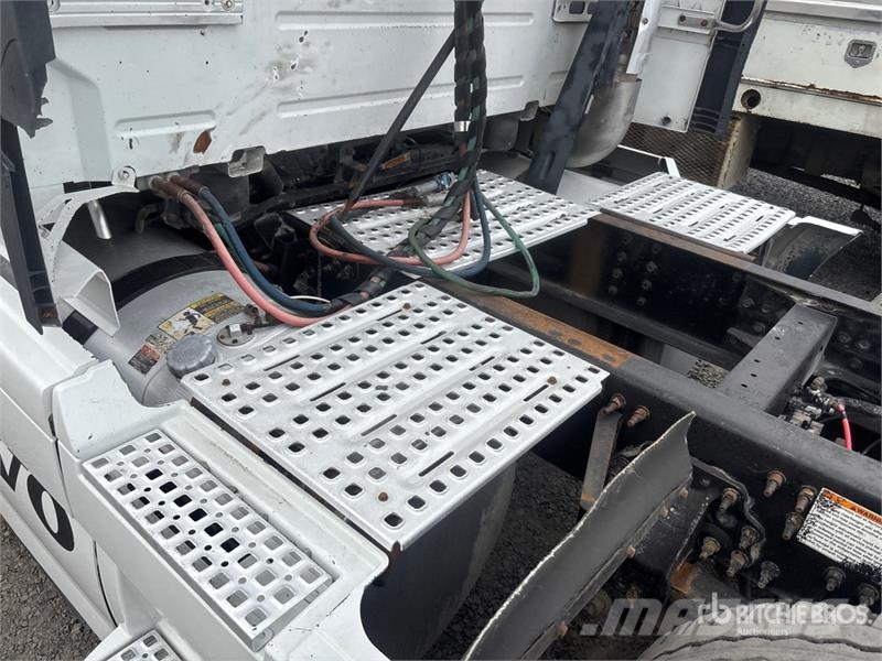 Volvo VNL670 牵引车