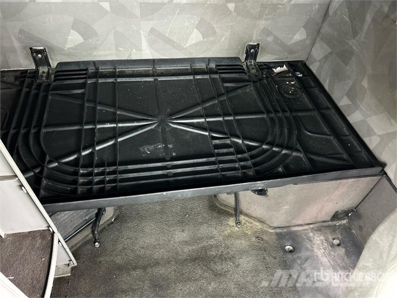 Volvo VNL670 وحدات الجر