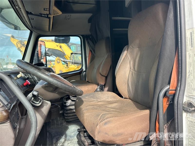 Volvo VNL670 Vilcēji