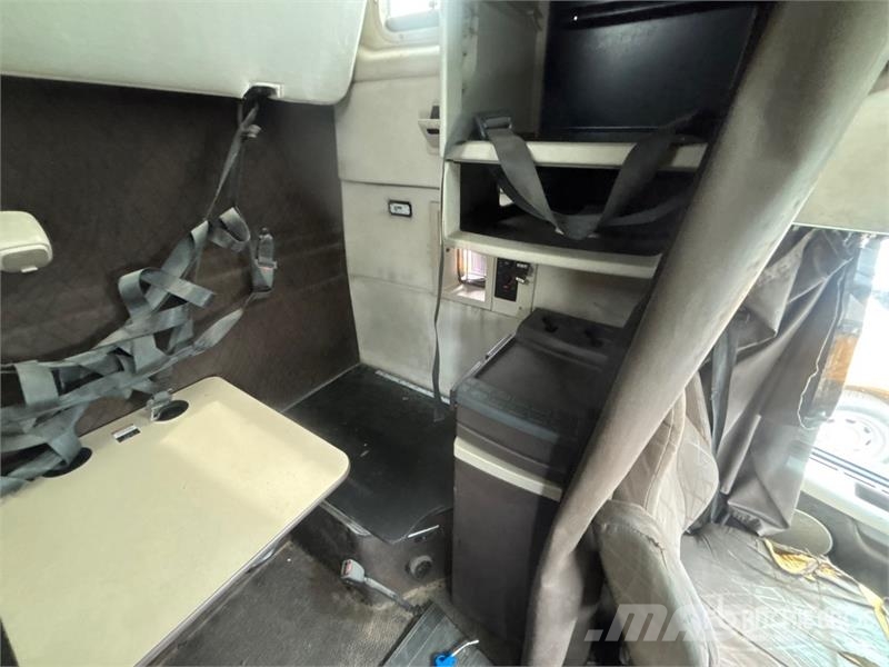 Volvo VNL670 牵引车