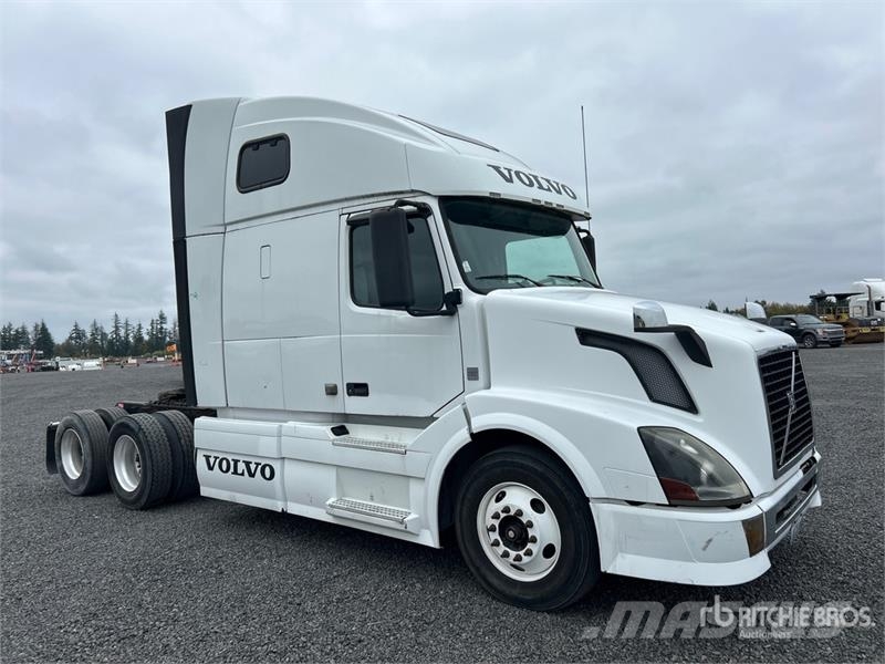 Volvo VNL670 وحدات الجر