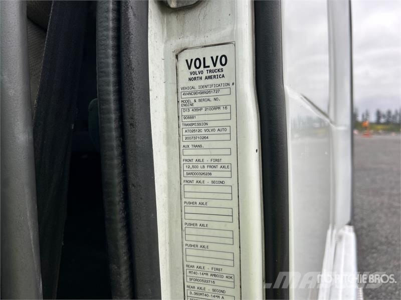 Volvo VNL670 وحدات الجر