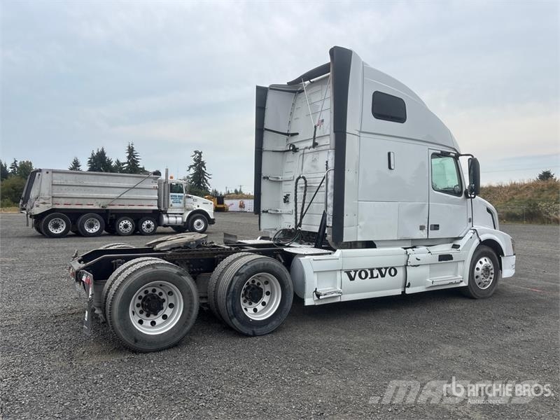 Volvo VNL670 牵引车
