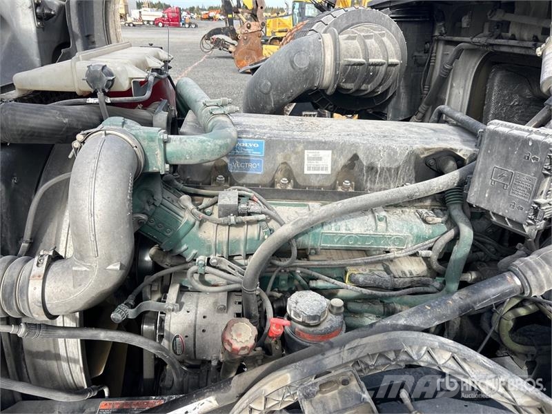 Volvo VNL670 Vilcēji
