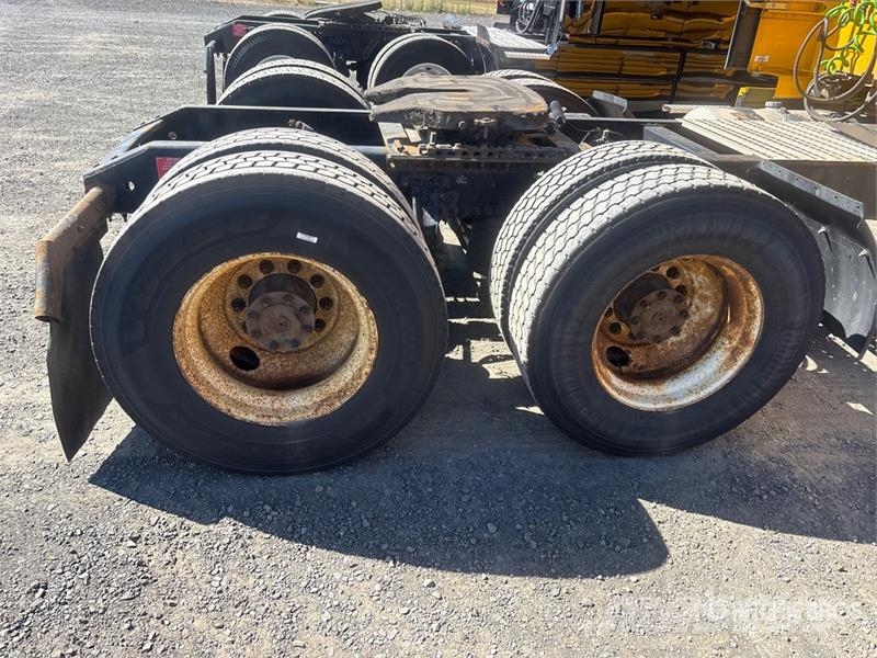 Volvo VNL670 牵引车