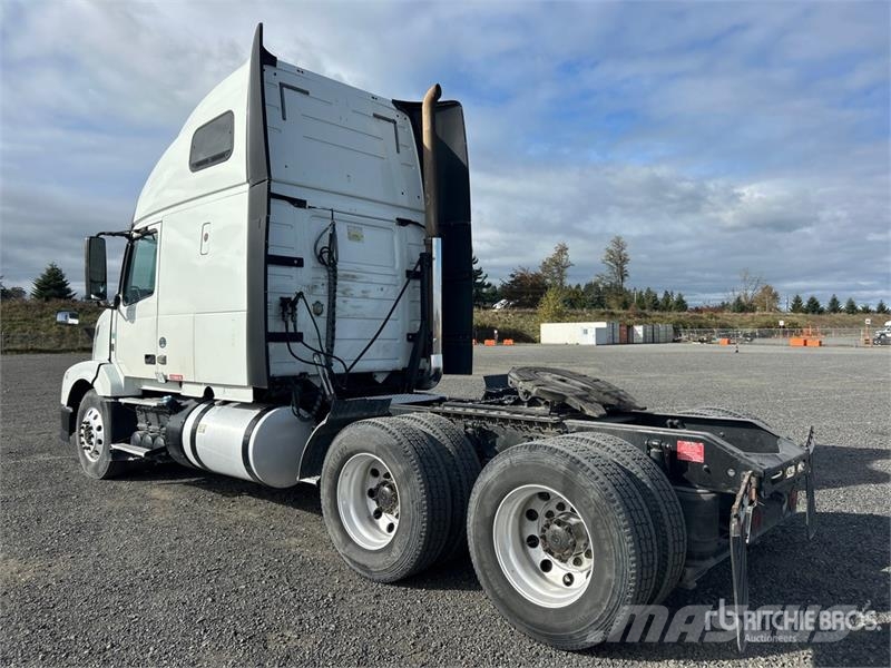 Volvo VNL670 Vilcēji