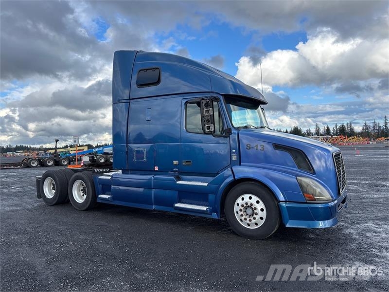 Volvo VNL670 وحدات الجر