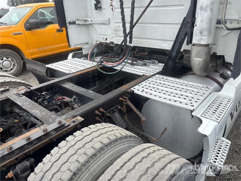 Volvo VNL670 牵引车