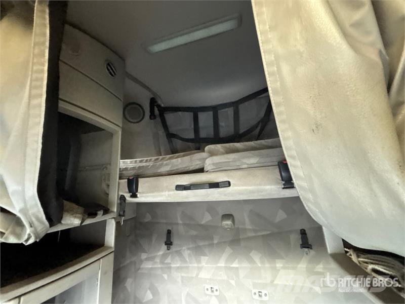 Volvo VNL670 وحدات الجر
