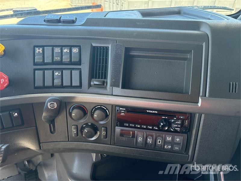 Volvo VNL760 Vetopöytäautot