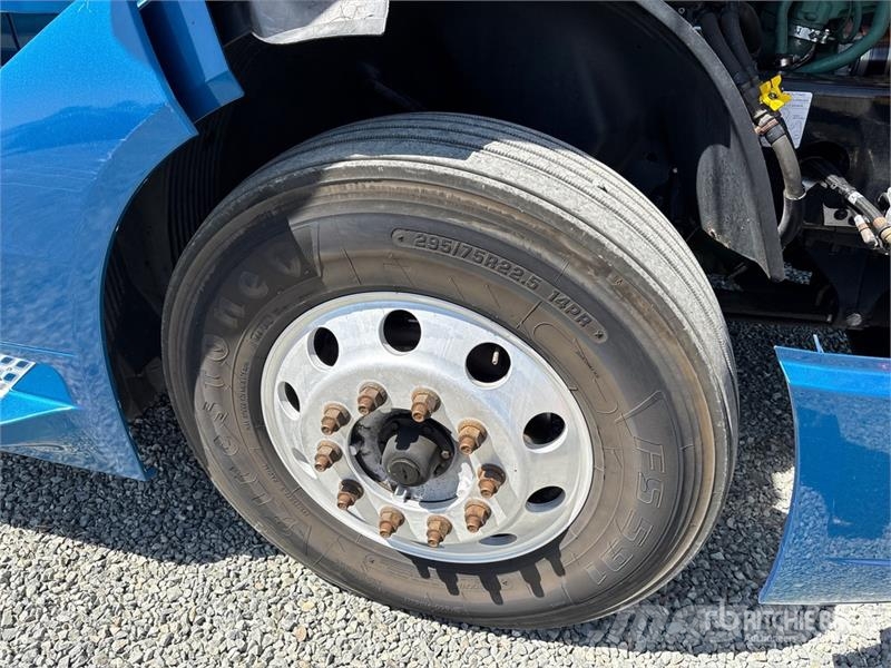 Volvo VNL760 Vetopöytäautot