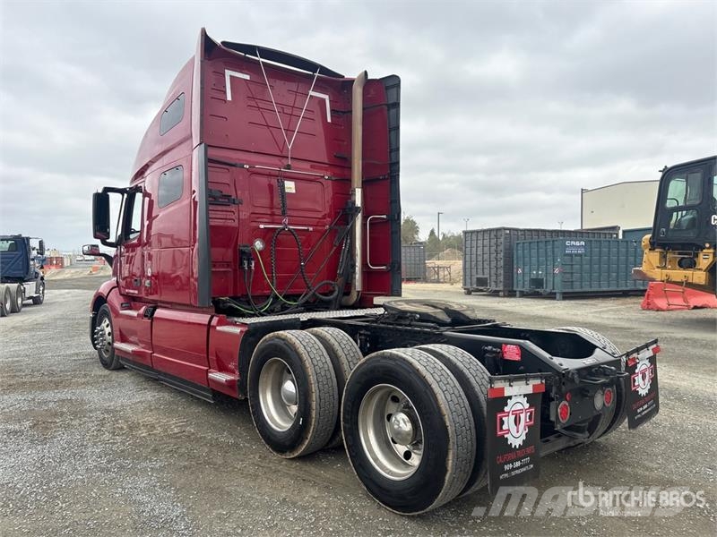 Volvo VNL760 Trekkers