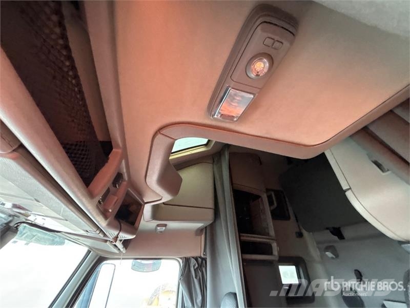 Volvo VNL760 وحدات الجر
