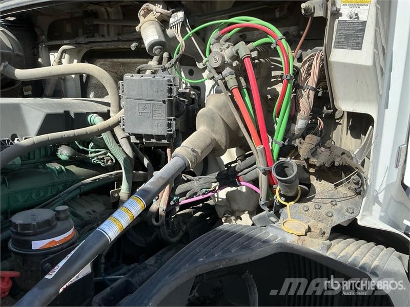 Volvo VNL760 وحدات الجر