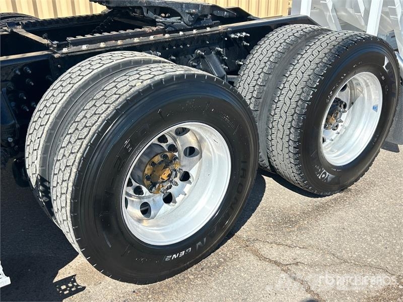 Volvo VNL760 Τράκτορες