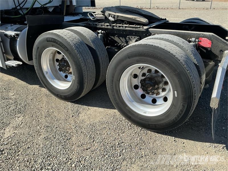 Volvo VNL760 Vlačilci