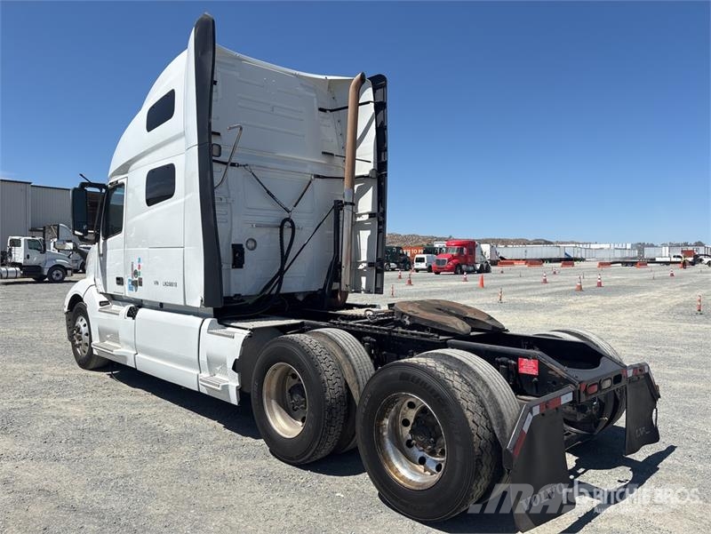 Volvo VNL760 Vetopöytäautot