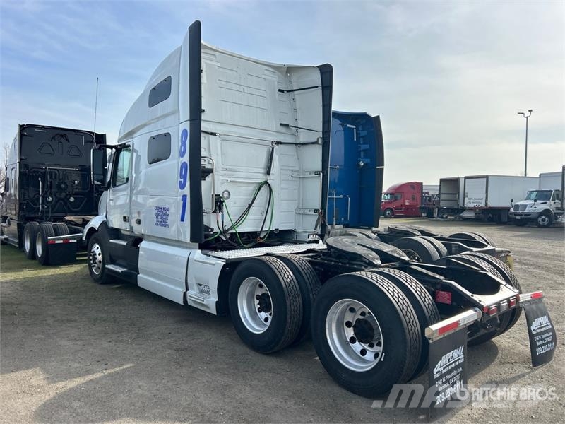 Volvo VNL760 Trekkers