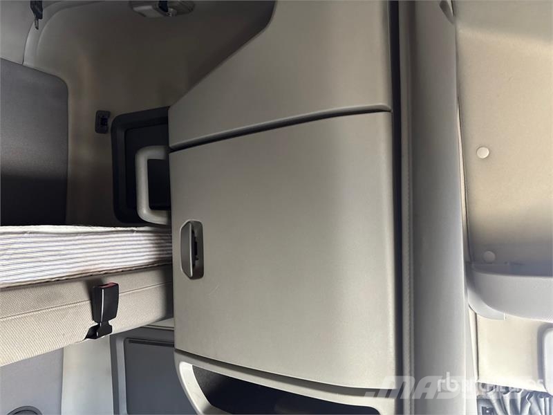 Volvo VNL760 وحدات الجر