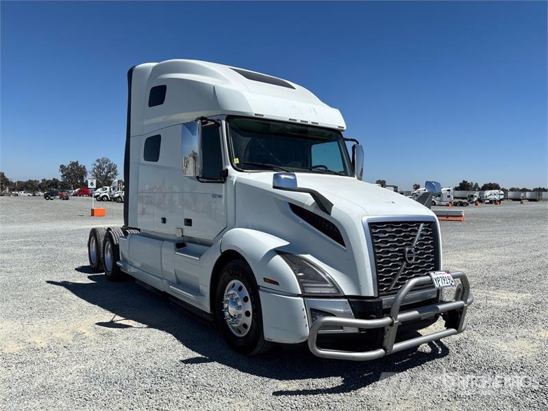 Volvo VNL760 Trekkers