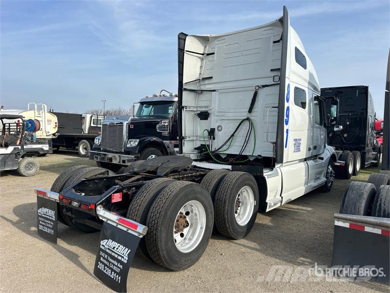 Volvo VNL760 Trekkers