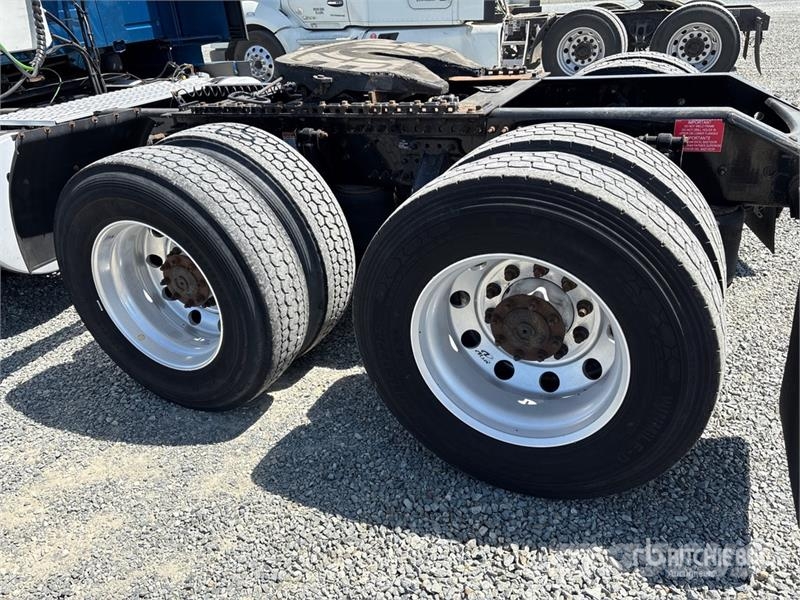 Volvo VNL760 Vetopöytäautot